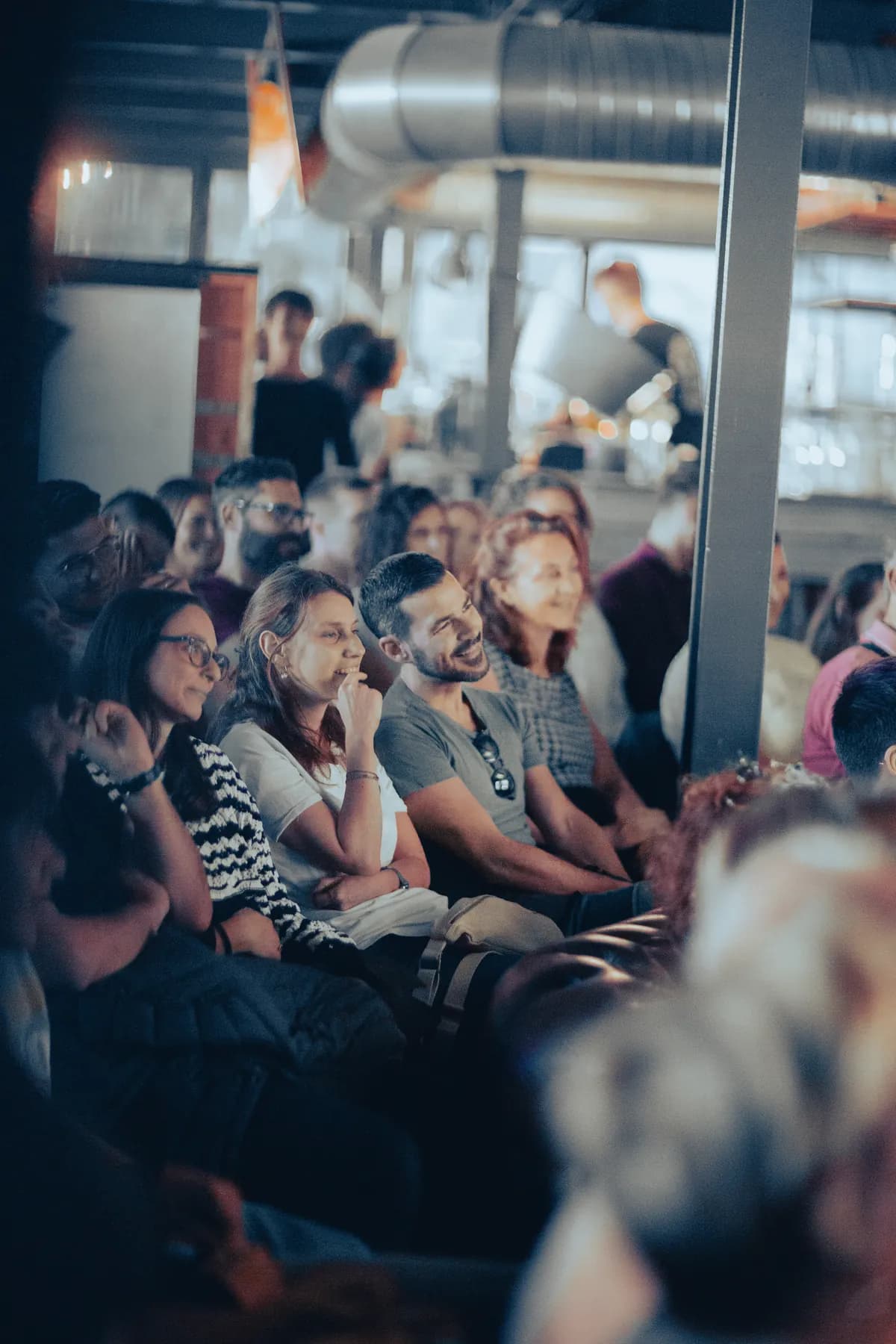 Événement privé humour à Bordeaux — La Marelle chez vous Événement privé animé par les humoristes de La Marelle Comedy Club Bordeaux